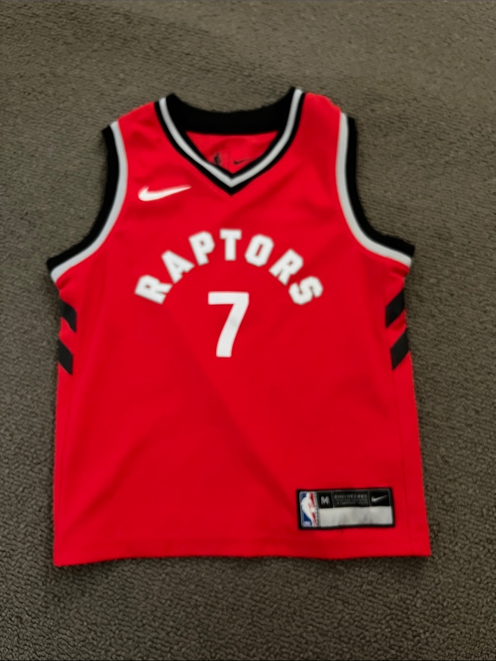 Raptors Lowry jersey kids M age 5-6